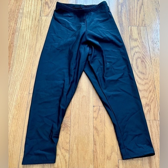 4 Revolution Dance Items 2 capri pants 1 skirt 1 Boys Shorts Balletcore Jazz - Picture 3 of 12